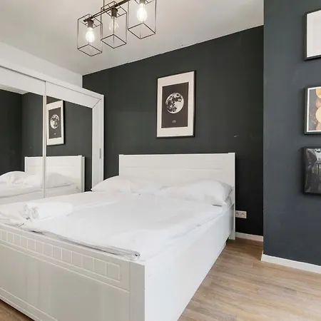 Lam Moon - Ac - Terrace * Pressburg