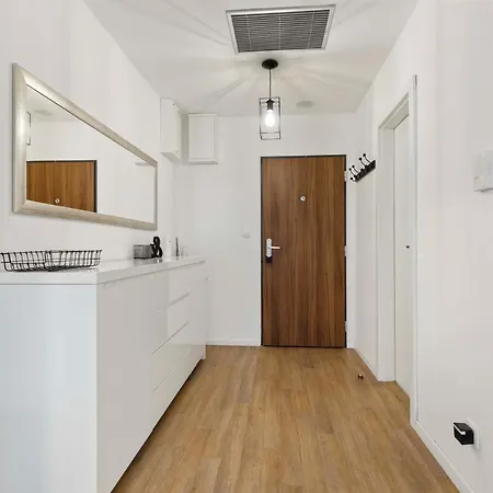 Lam Moon - Ac - Terrace Pressburg