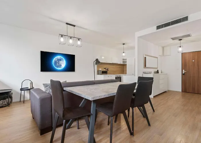 Lam Moon - Ac - Terrace * Bratislava